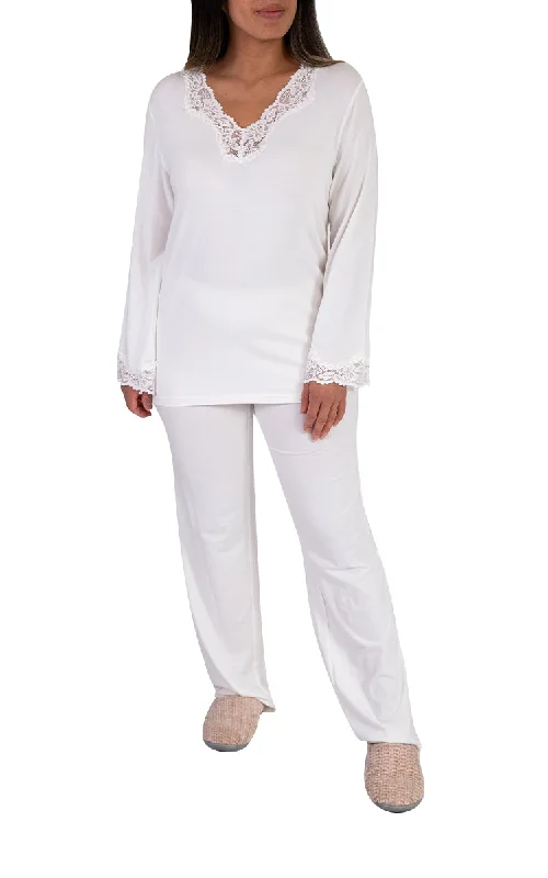 Victoria Linen 50% Bamboo 50% Cotton Pyjama with Long Sleeve in Ivory Terri